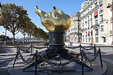 梦幻般的解谜平台游戏《艾玛和泰迪熊：影子历险记》 今日上线